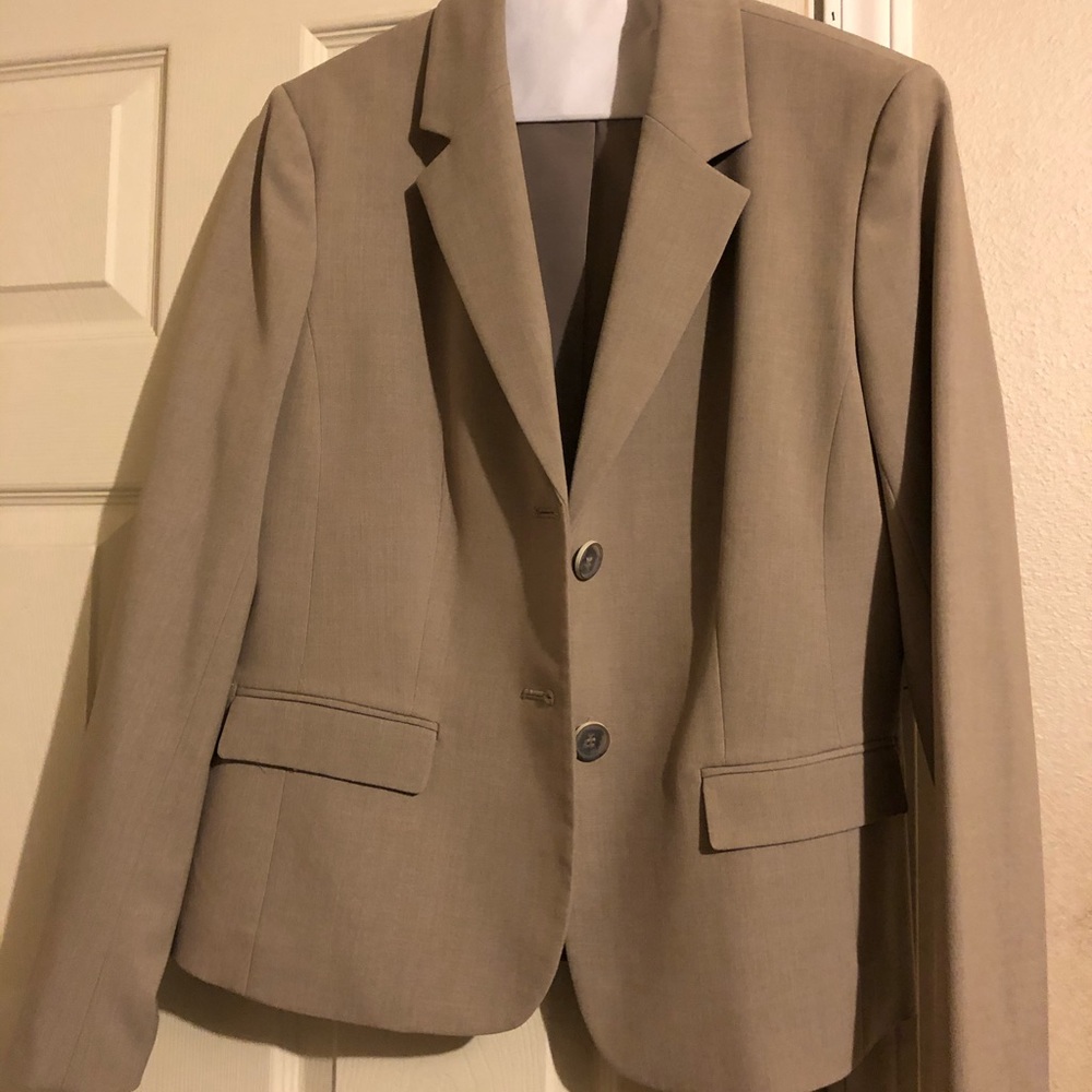 Nine West Crepe Button Blazer (Creek) Color!!